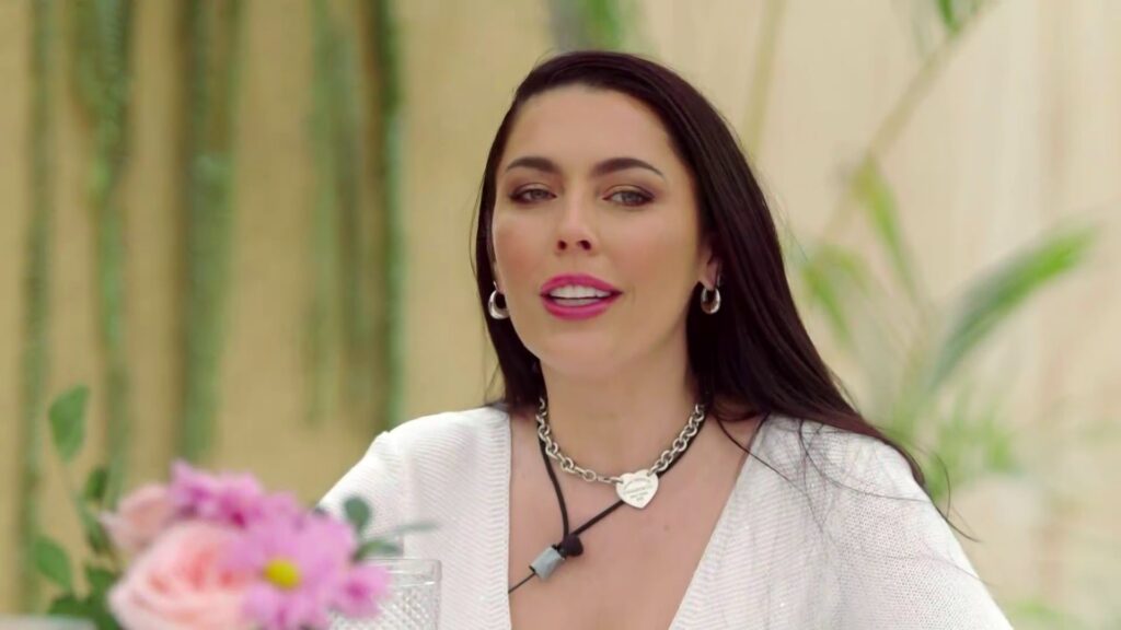 Sigue el trato de rockstar a la toxicidad: Ingreso de Daniela Aránguiz a “Tierra Brava” genera conflictos dentro del reality