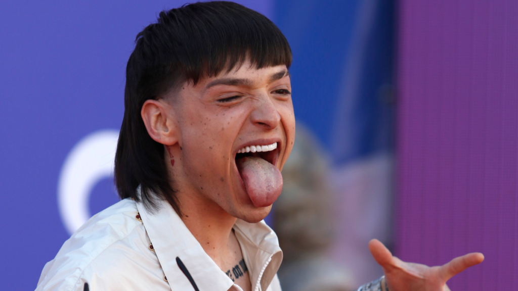 ¡Sorpresa! Peso Pluma se bajó oficialmente de Viña 2024 y ya tienen reemplazante