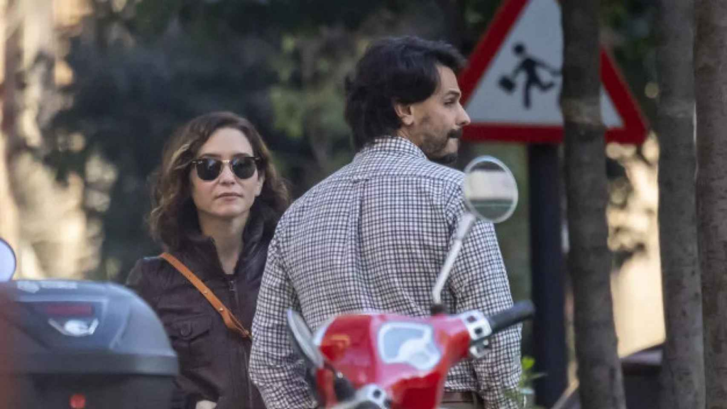 Jefe de gabinete de Díaz Ayuso amedrenta a medio por revelar escándalo de corrupción: “Os vamos a triturar”